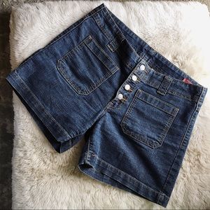 High-Waisted Levi’s Denim Short | 8
